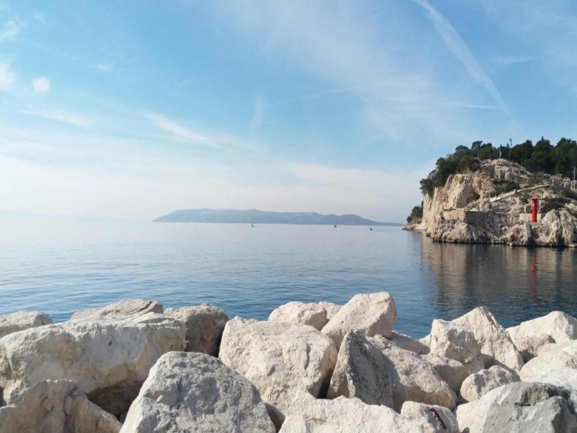 Luxurious Holiday Home In Makarska With Jacuzzi Экстерьер фото